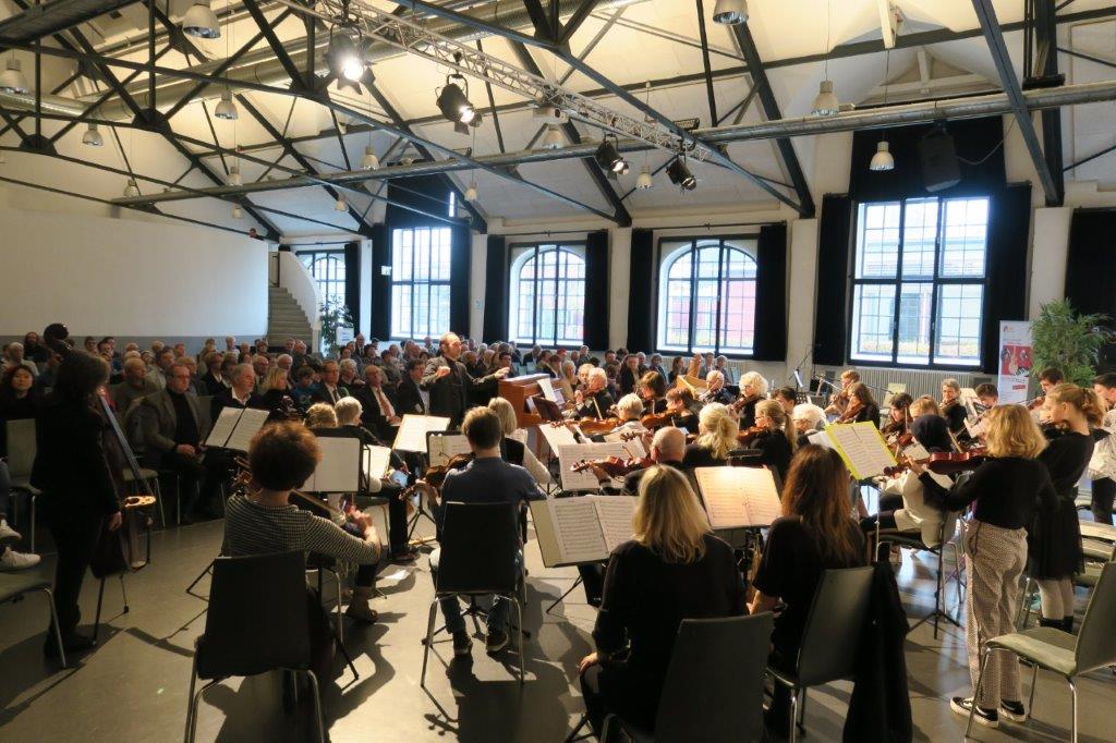 Friends' concert in the riding hall