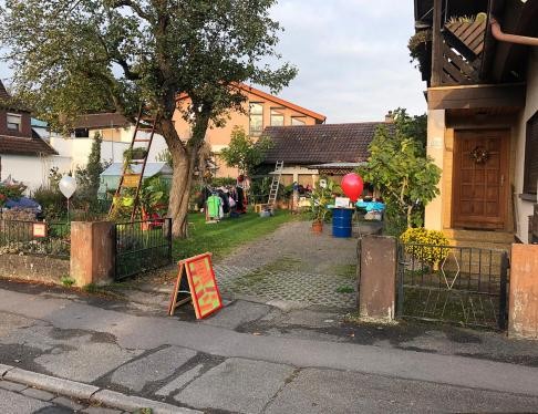 Die Höfe in Plittersdorf werden zu Flohmarkt-Ständen