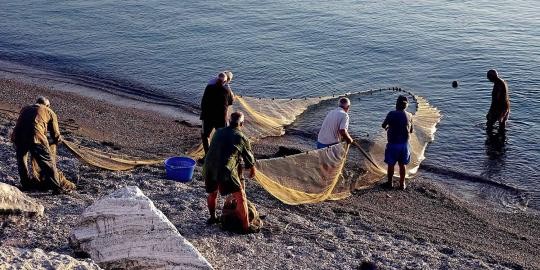 Fano_Faneser Fischer beim Fischfang in der Adria von Fano_Foto Stadt Fano