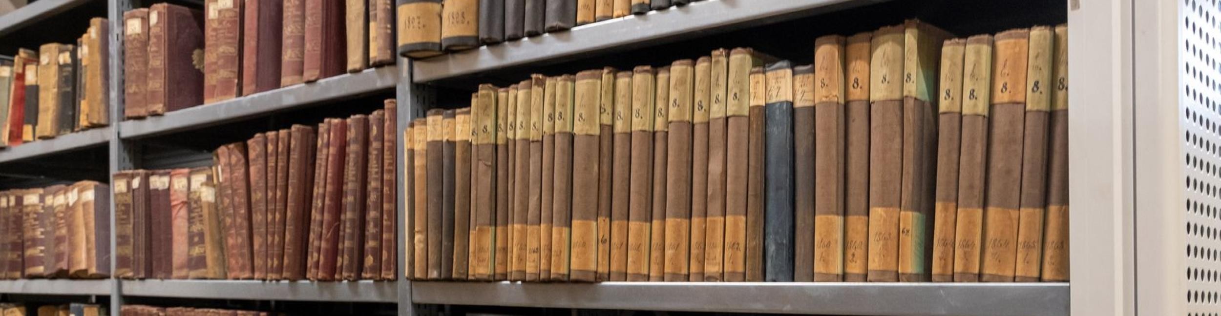 File shelves in the city archive of Rastatt.