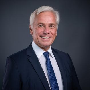 Portrait photo Joachim Fischer, président du groupe SPD, conseil municipal de Rastatt