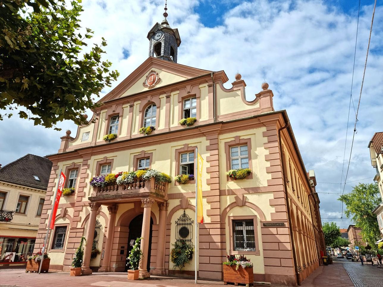 Außenaufnahme Historisches Rathaus in Rastatt