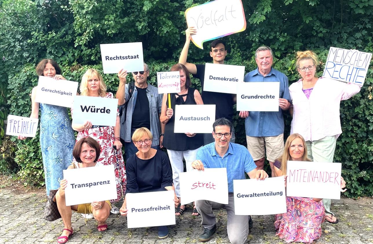 Gruppenfoto Organisatoren Lange Nacht der Demokratie Rastatt
