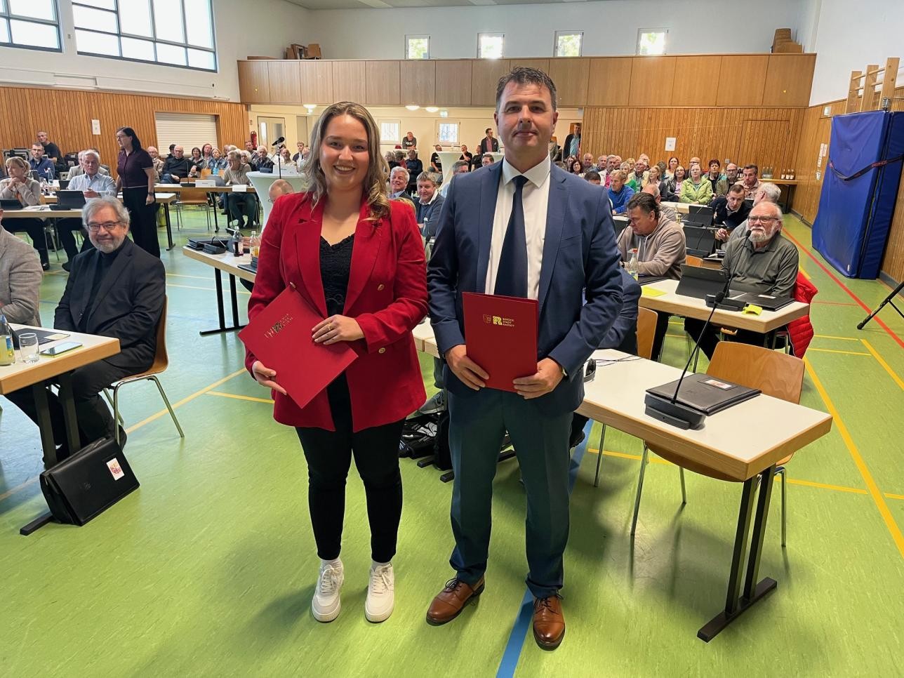Tami Walker (FuR) und Ralf Willert (AfD) sitzen ab sofort im Gemeinderat der Stadt Rastatt. Foto: Stadt Rastatt/Heike Bornhäußer Tami Walker (FuR) und Ralf Willert (AfD) sitzen ab sofort im Gemeinderat der Stadt Rastatt.