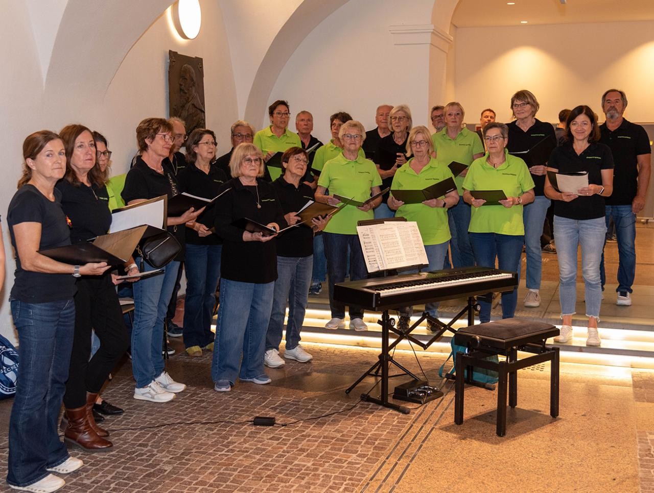 "Lange Nacht der Demokratie Rastatt" - Veranstaltungsort Historisches Rathaus. Foto: Gerhard Dinger Chor singt im Historischen Rathaus in Rastatt