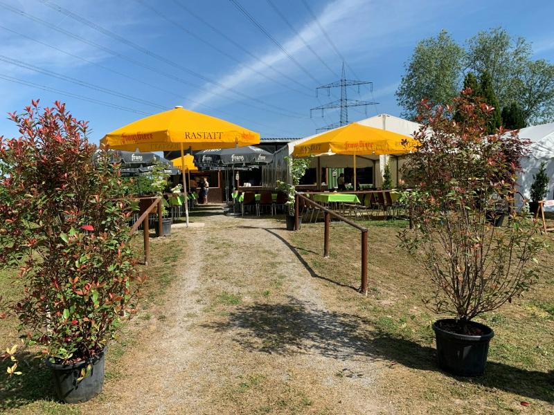 In idyllischer Atmosphäre im Wiesenfeld