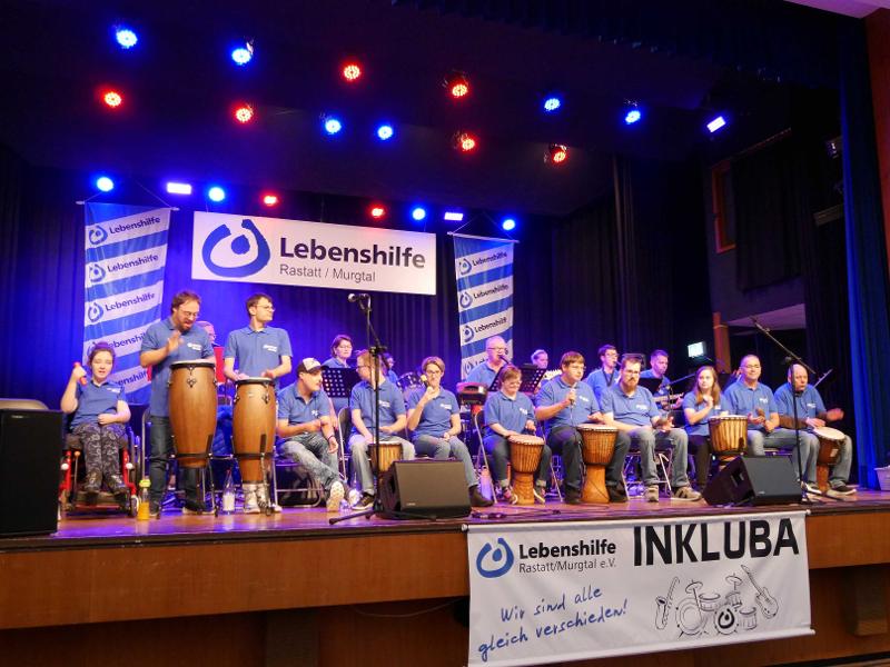 Inkluba-Band auf der Bühne