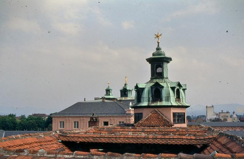 Turmlandschaften – der Blick vom Ludwig-Wilhelm-Gymnasium auf Schlosskirche und Schloss; Photo: Joachim Krieg / Wittlich