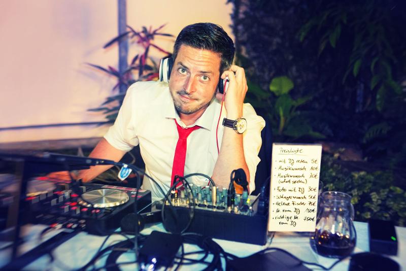 Karaoke mit DJ Freddy Karaoke mit DJ Freddy