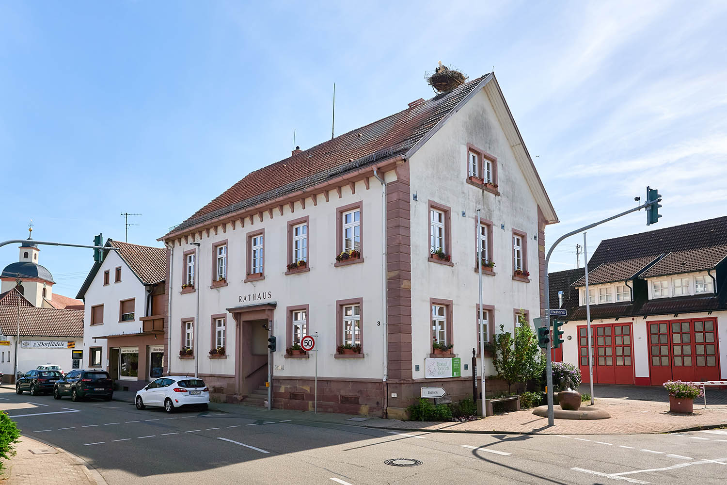 Exterior shot town hall in Ottersdorf