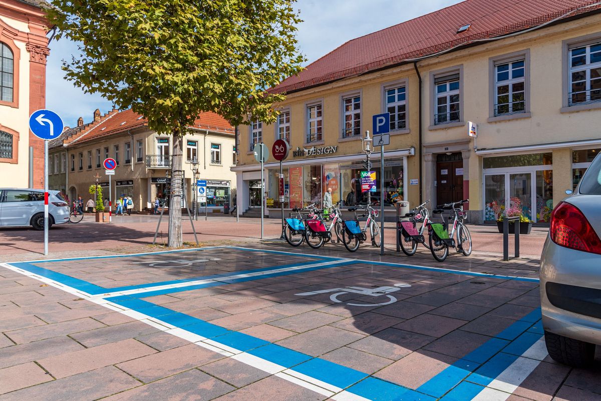 Disabled parking space in front of the Catholic Church of St. Alexander in Rastatt, photo: Gerhard Dinger. Disabled parking space in front of a store