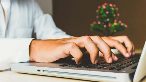 Woman at the laptop